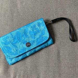 Women’s Recycled Material Clutch
